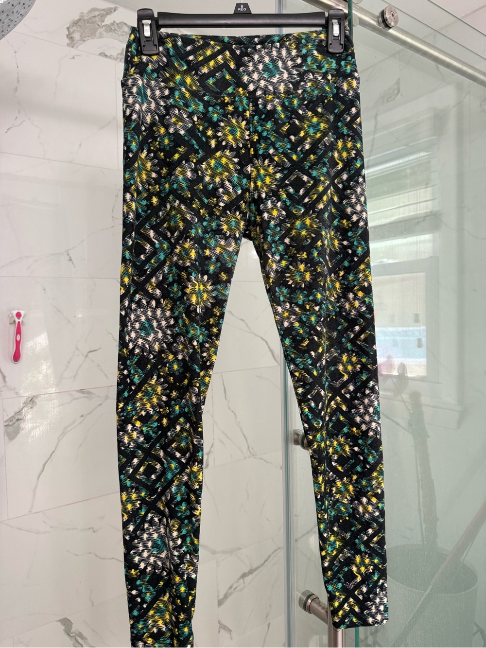 Woman’s Printed Black Multicolor Leggings